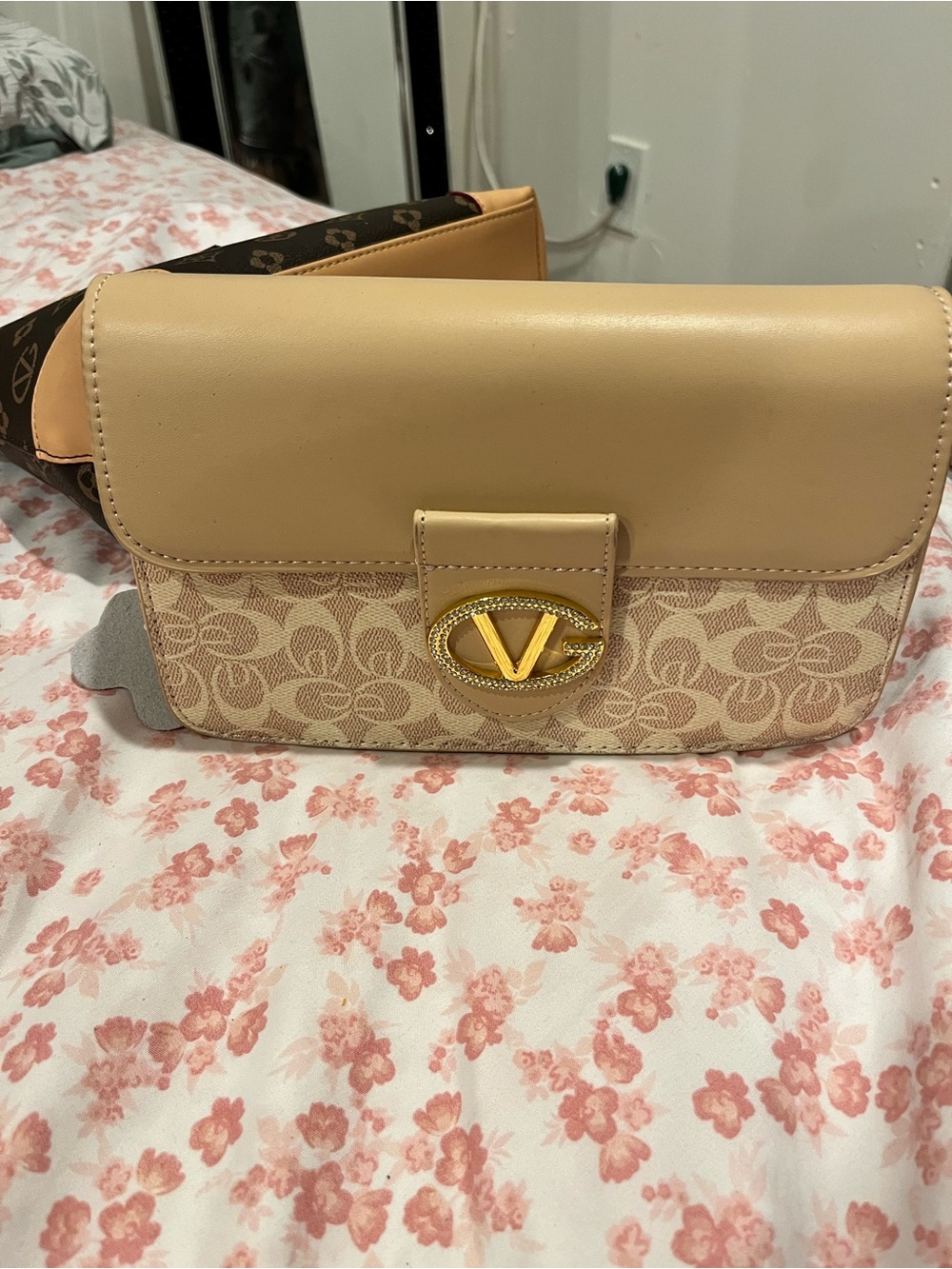Women's Beige Logo-Pattern Shoulder Bag with Gold Accent